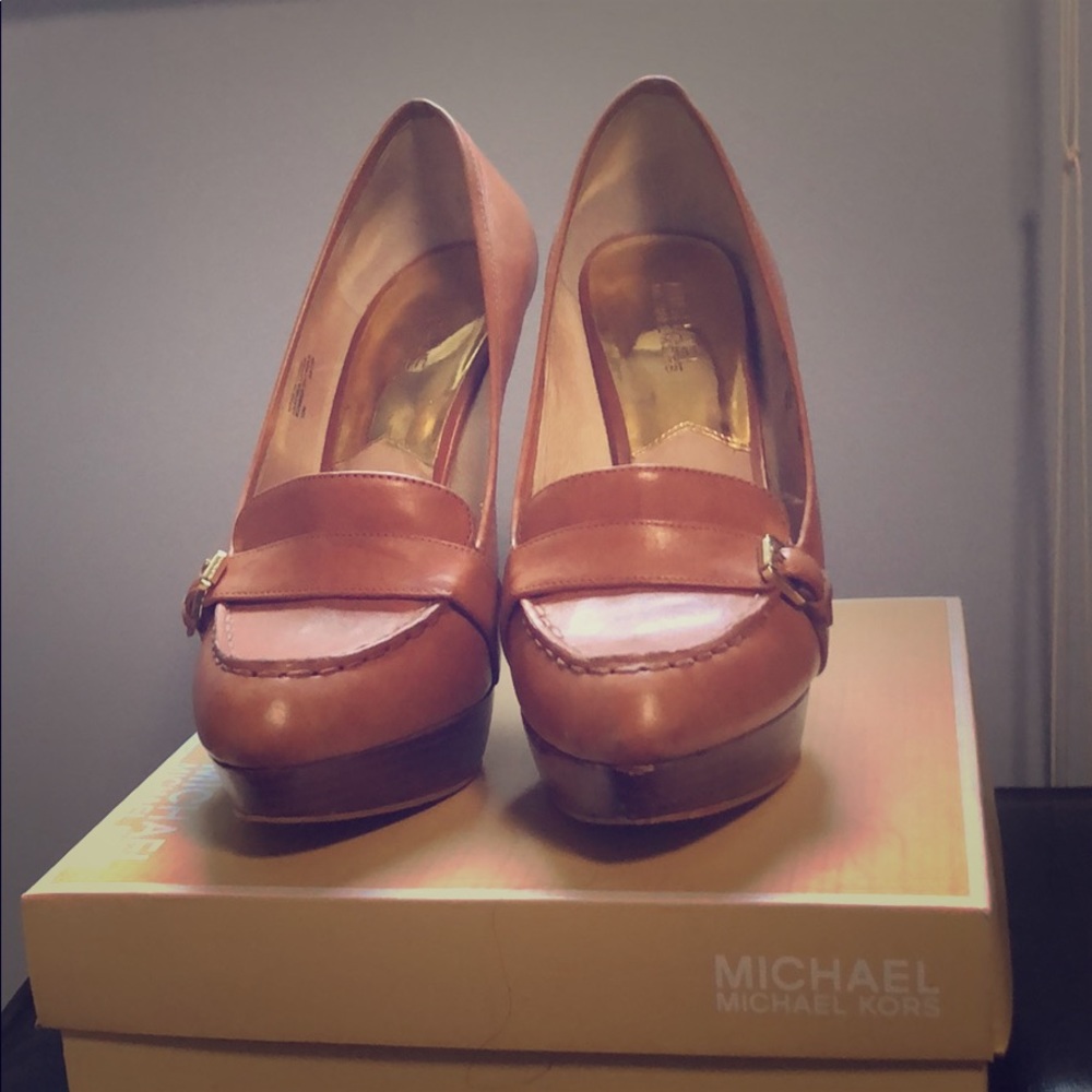 AUTH MK loafer heels with platform